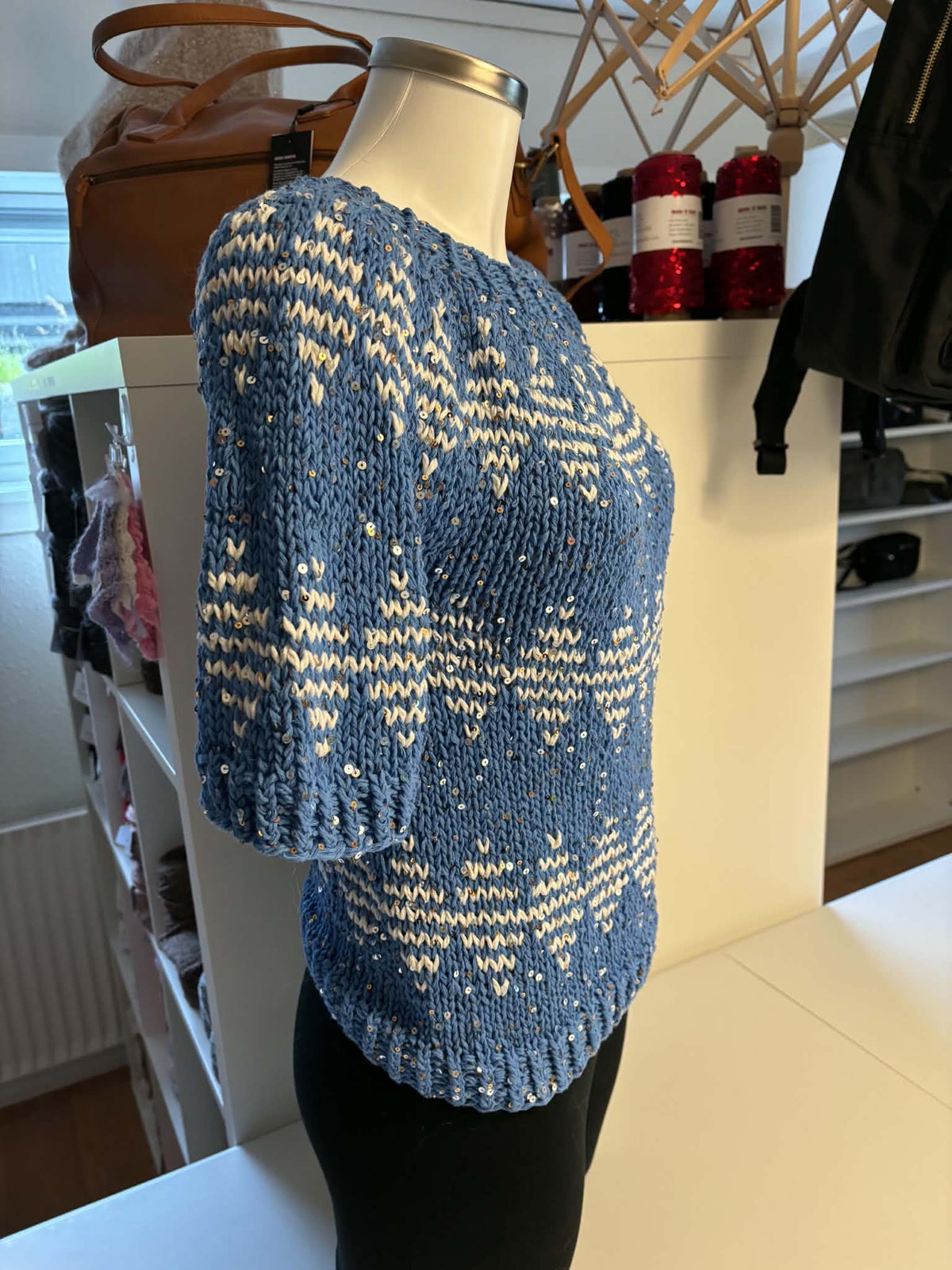 Queen of Diamonds - Medium - Bláan botnlit og Hvítt mynstur