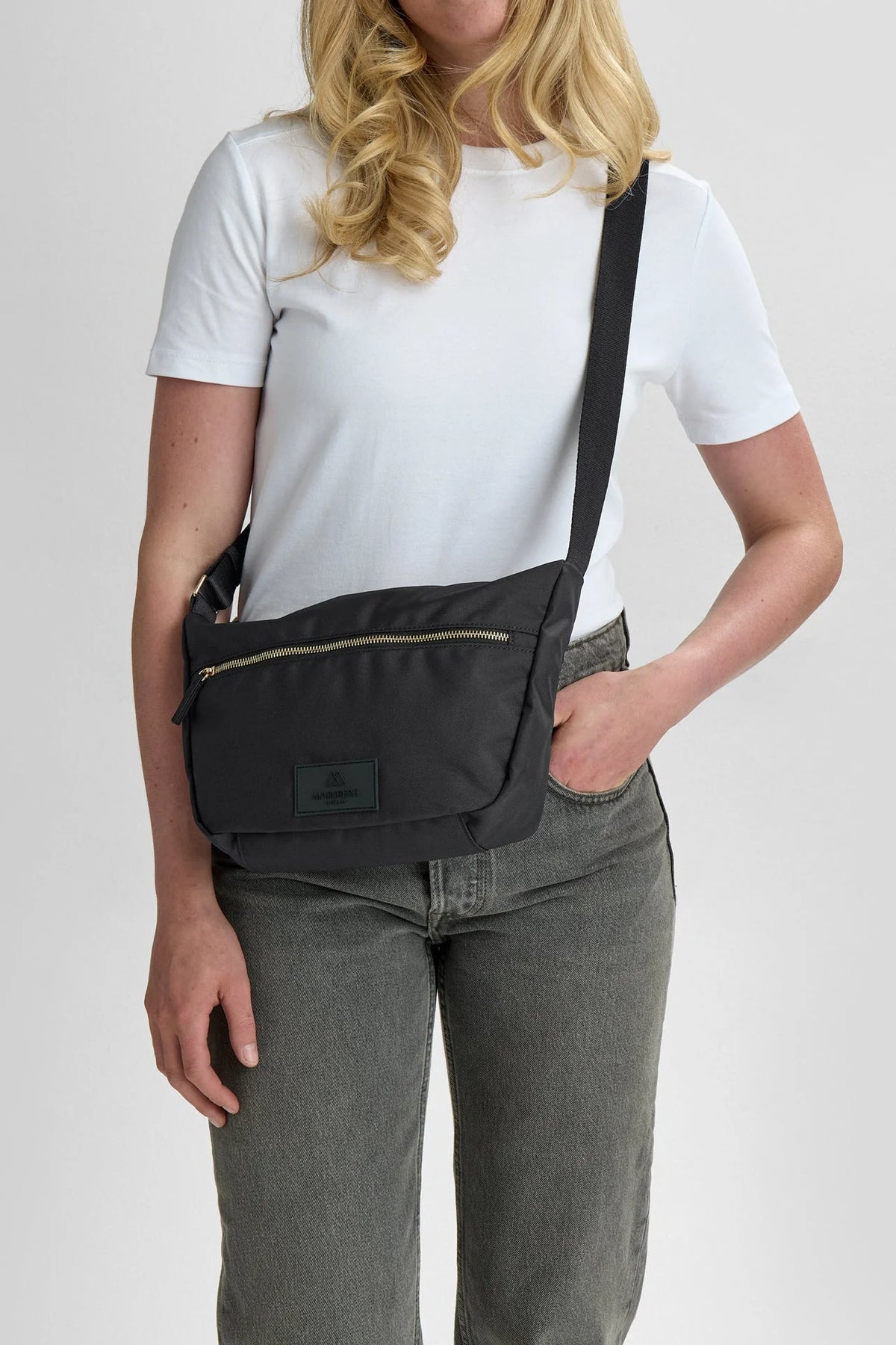MonoMBG Crossbody Bag, recycled - Black and Gold